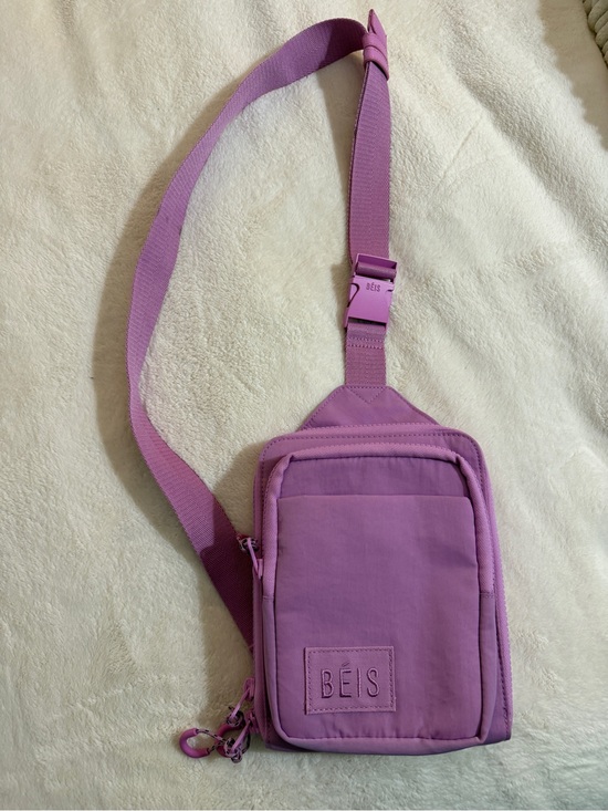 BEIS Handbags - BEIS Berry The Sport Sling